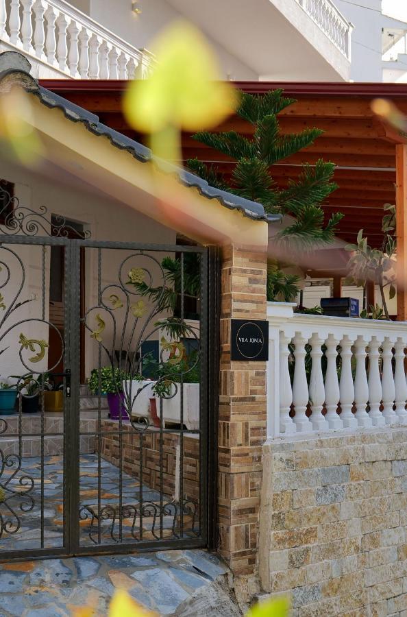 Vila Jon'A Sarande Exterior photo