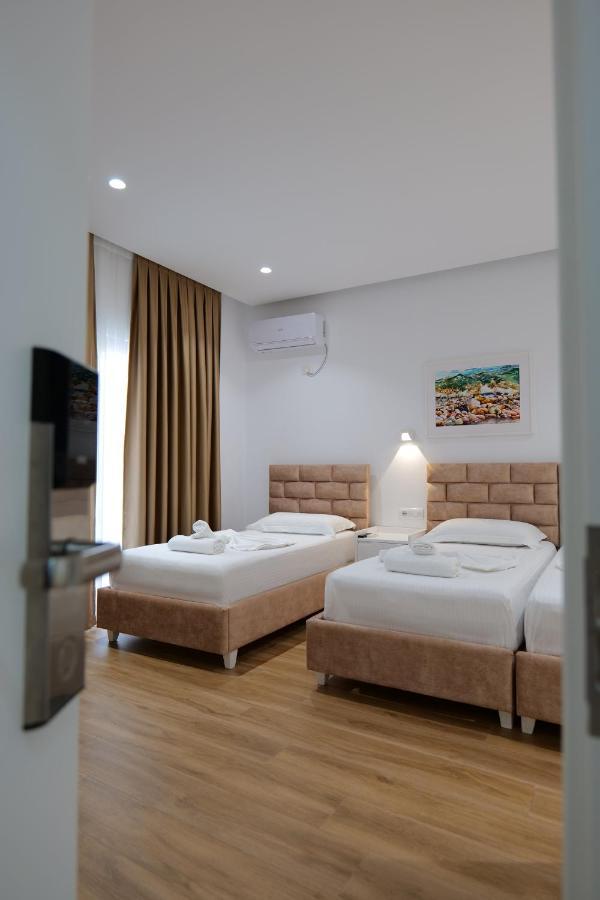 Vila Jon'A Sarande Exterior photo