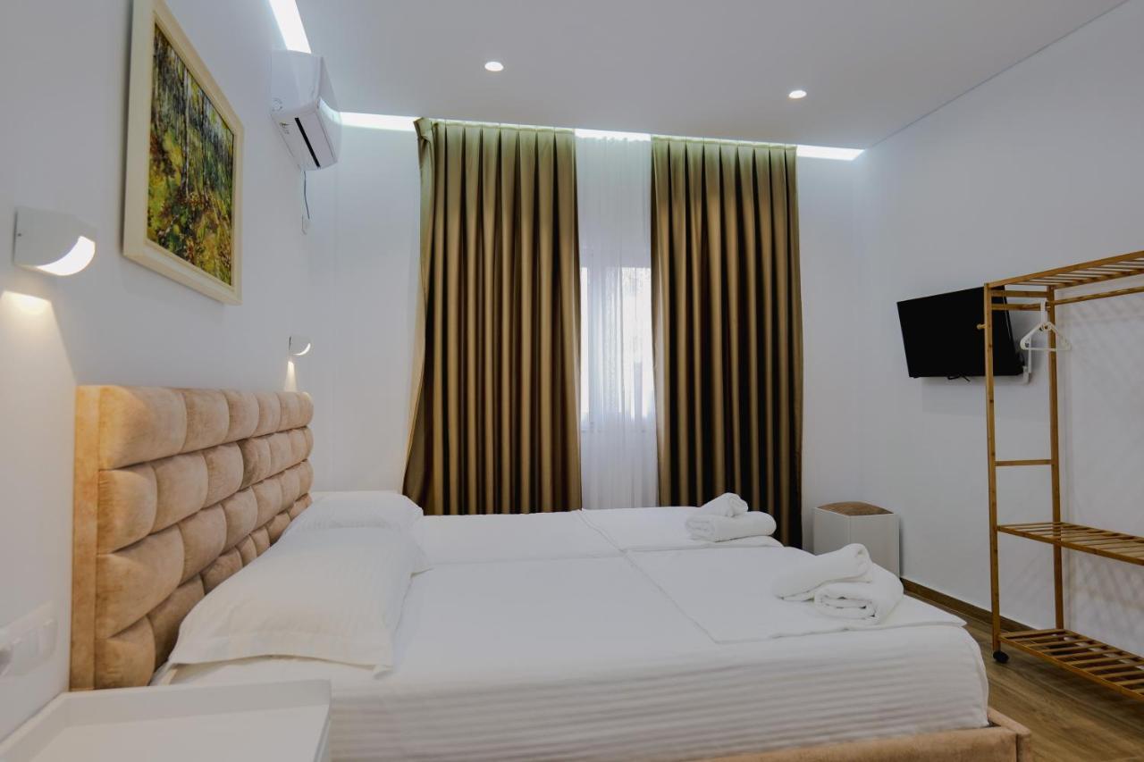Vila Jon'A Sarande Exterior photo