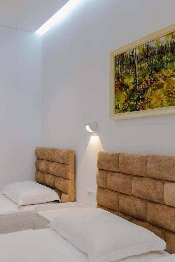 Vila Jon'A Sarande Exterior photo