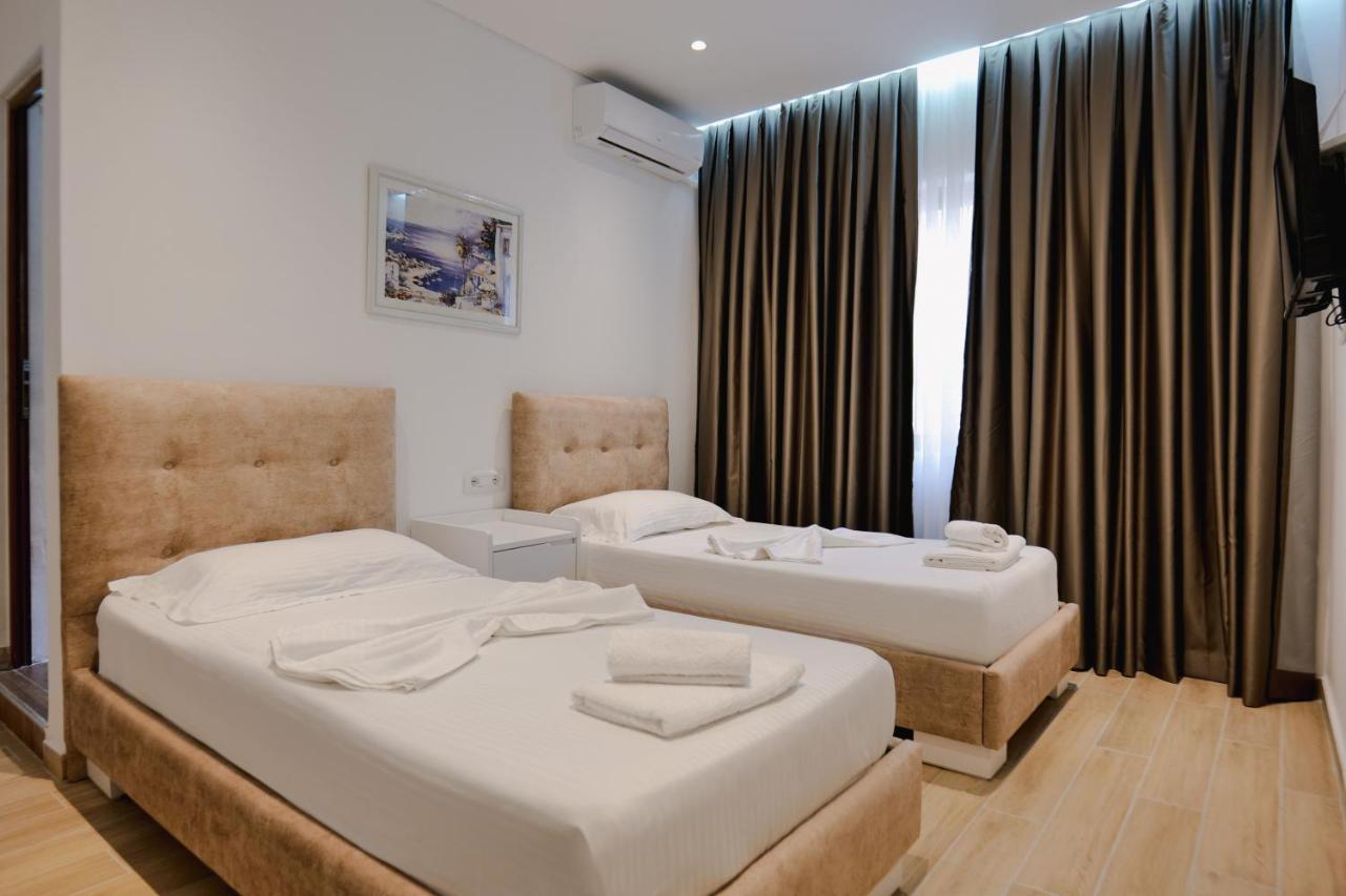 Vila Jon'A Sarande Exterior photo