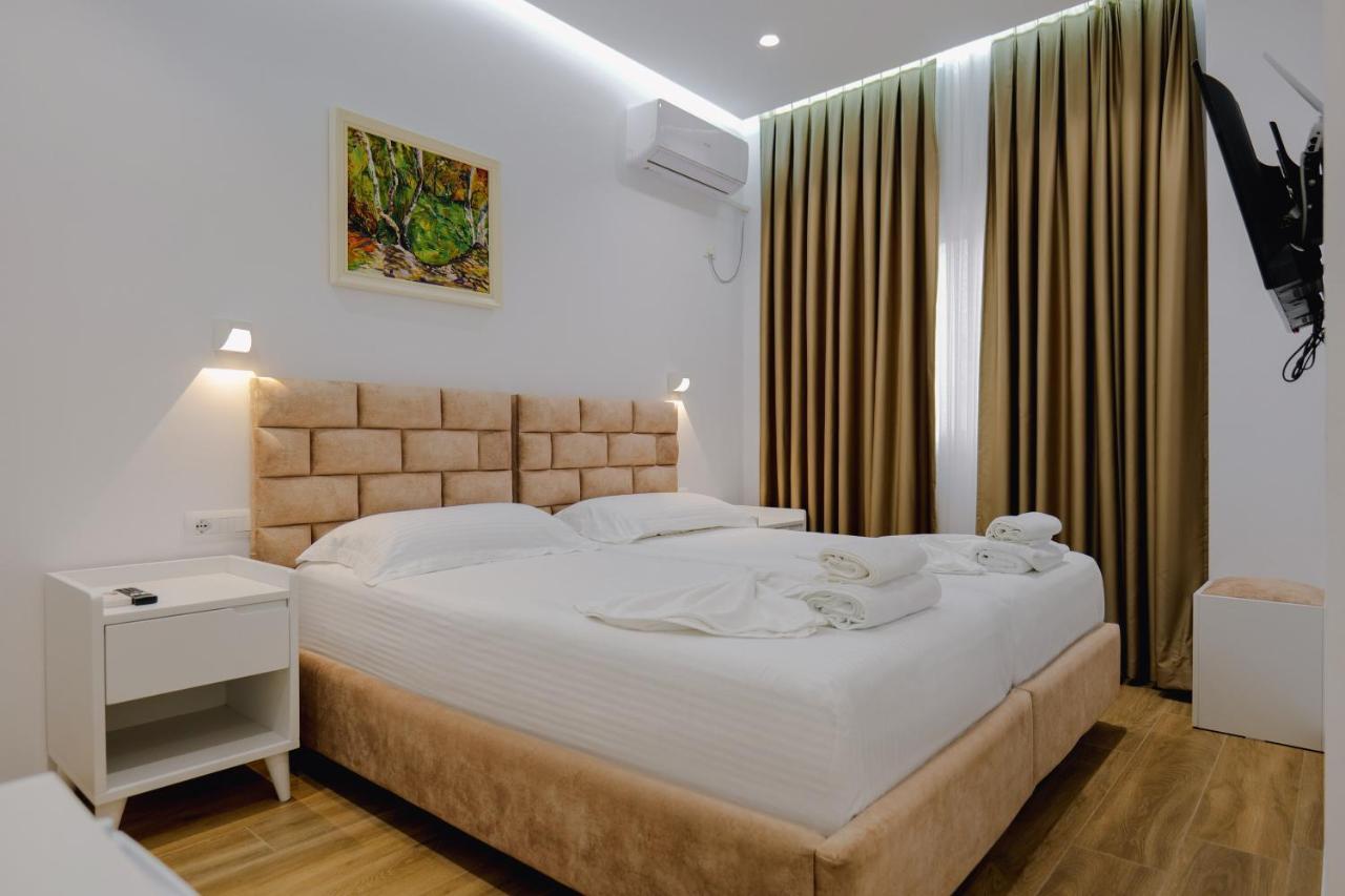 Vila Jon'A Sarande Exterior photo