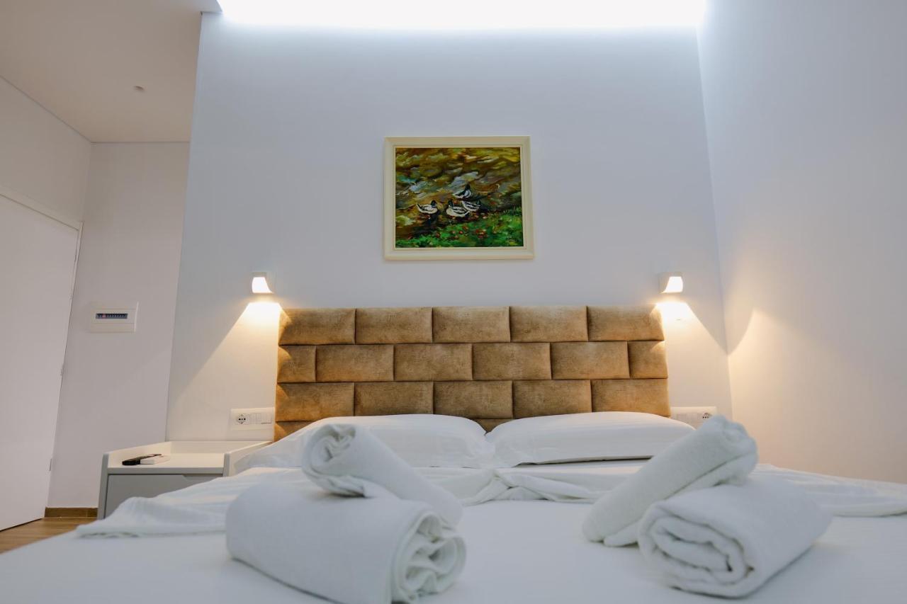 Vila Jon'A Sarande Exterior photo