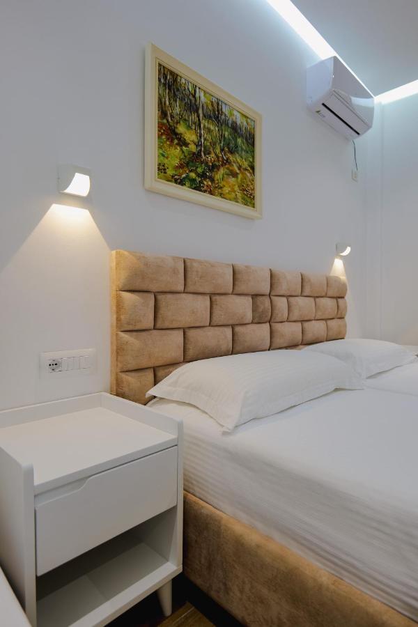 Vila Jon'A Sarande Exterior photo