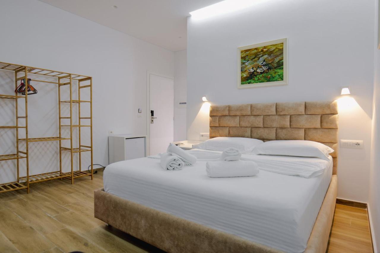 Vila Jon'A Sarande Exterior photo