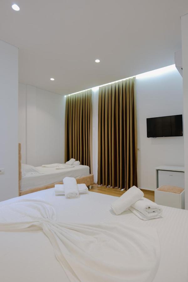 Vila Jon'A Sarande Exterior photo