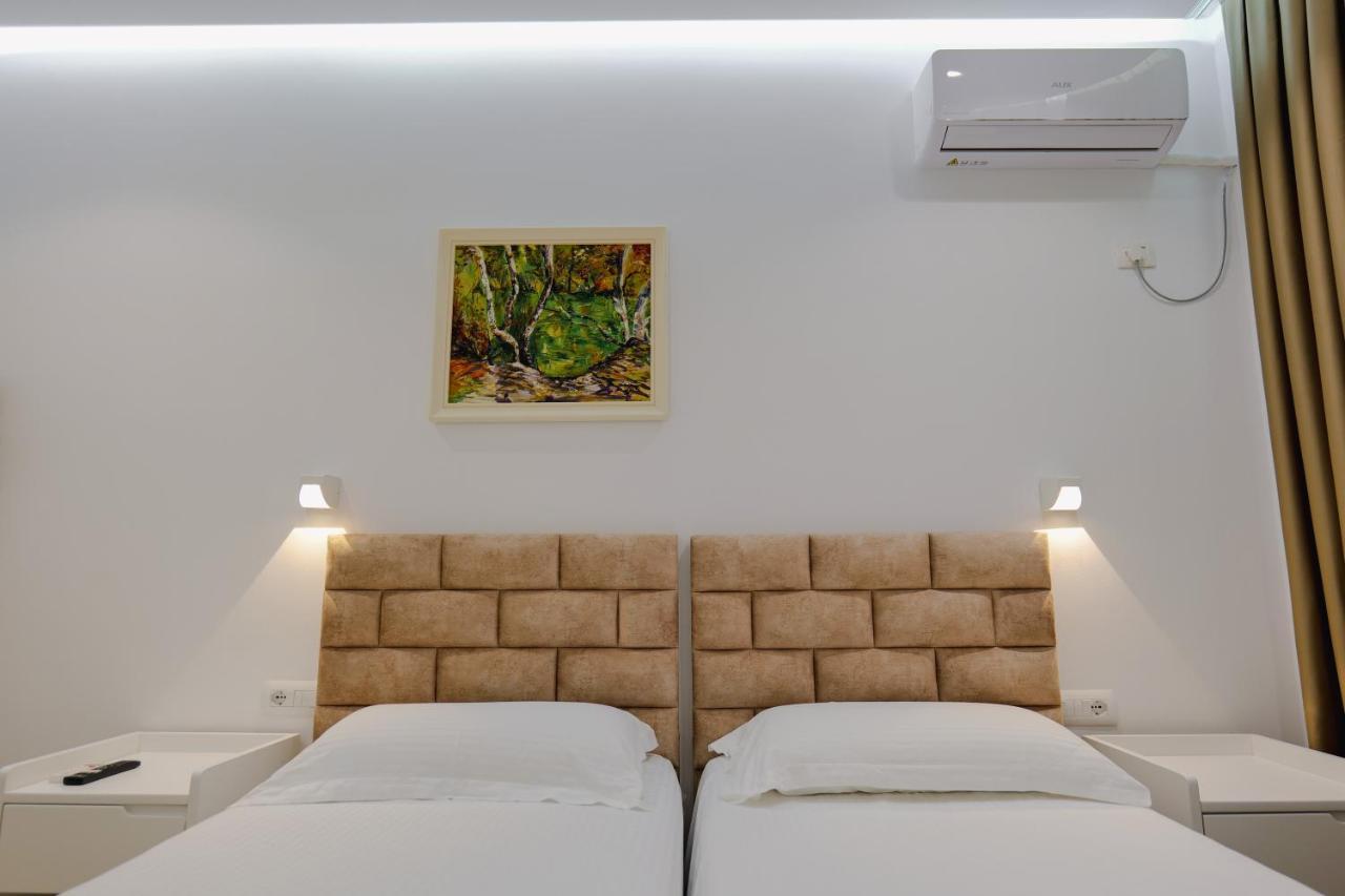 Vila Jon'A Sarande Exterior photo