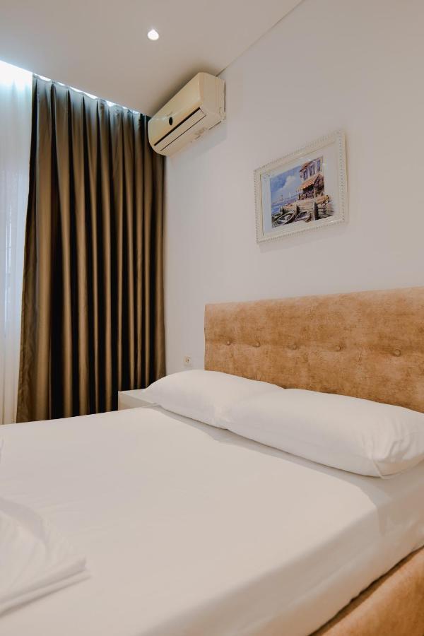 Vila Jon'A Sarande Exterior photo
