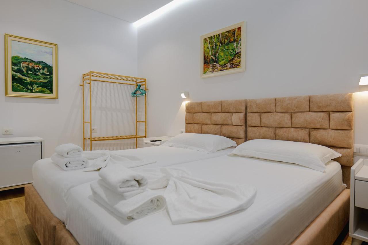 Vila Jon'A Sarande Exterior photo