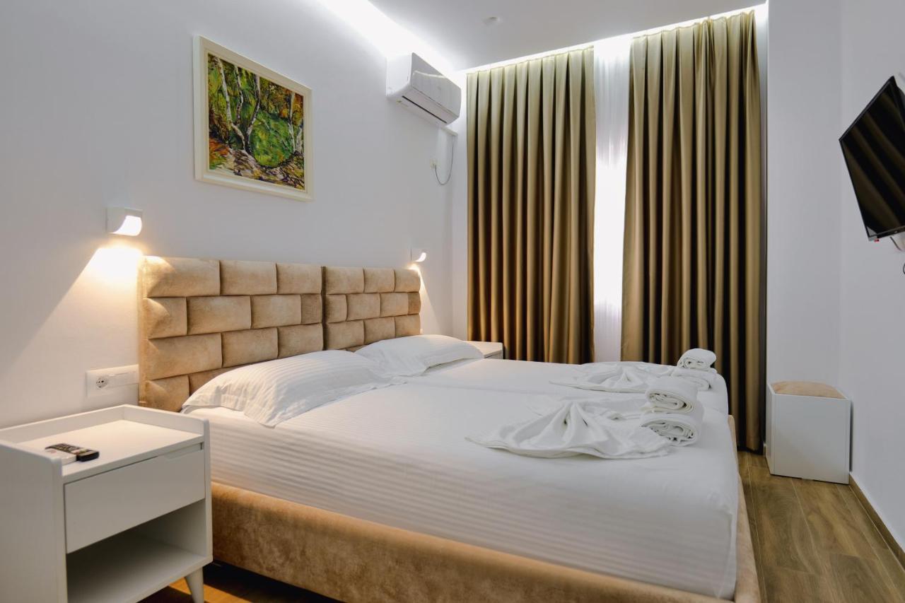 Vila Jon'A Sarande Exterior photo