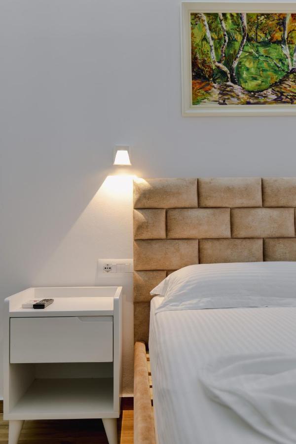 Vila Jon'A Sarande Exterior photo